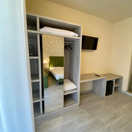 Liu Hotel 3*