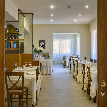 Liu Hotel 3*